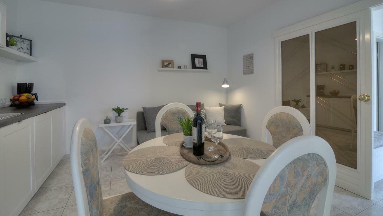 Apartment Barbara Senj  Eksteriør bilde